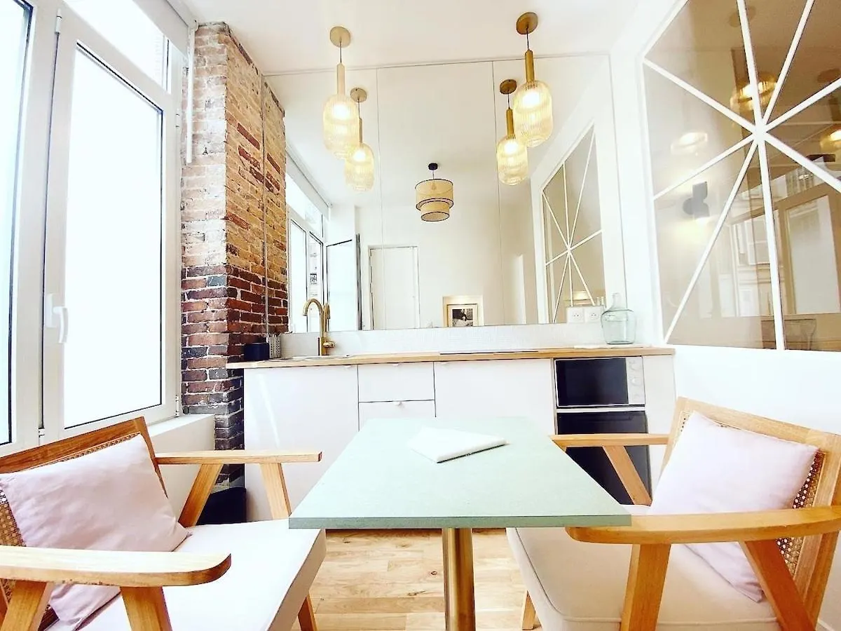 Magnifique Appartement A Paris - Flat-Guest 0*,  France